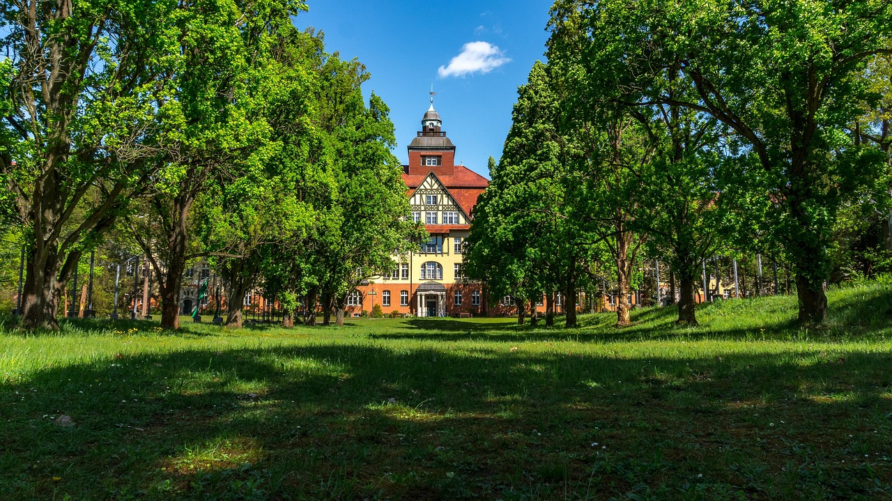 广西中医药大学近三年在四川录取分数线(含2021-2023最低分) 广西中医药大学近三年在四川录取分数线(含2021-2023最低分)