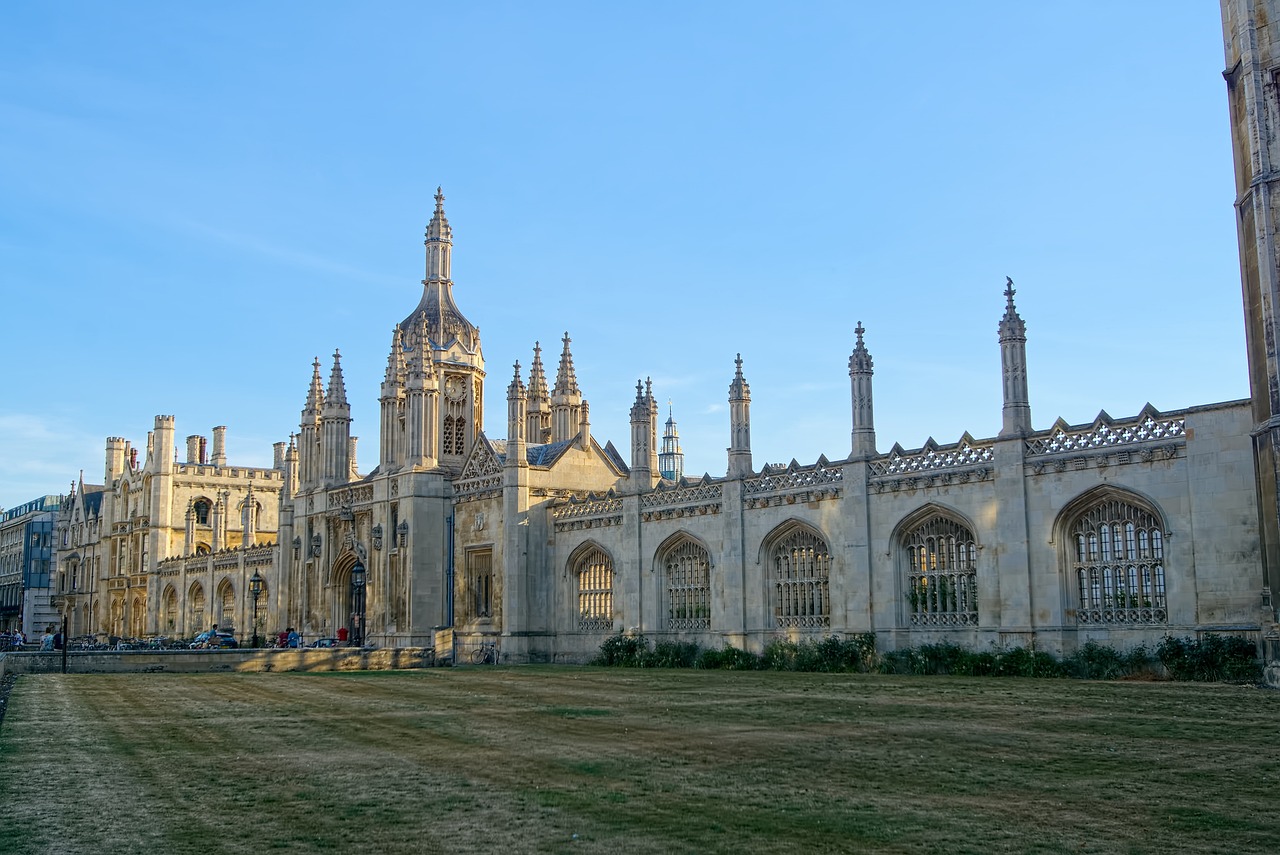 英国十大名牌大学2025最新排名前十名对比