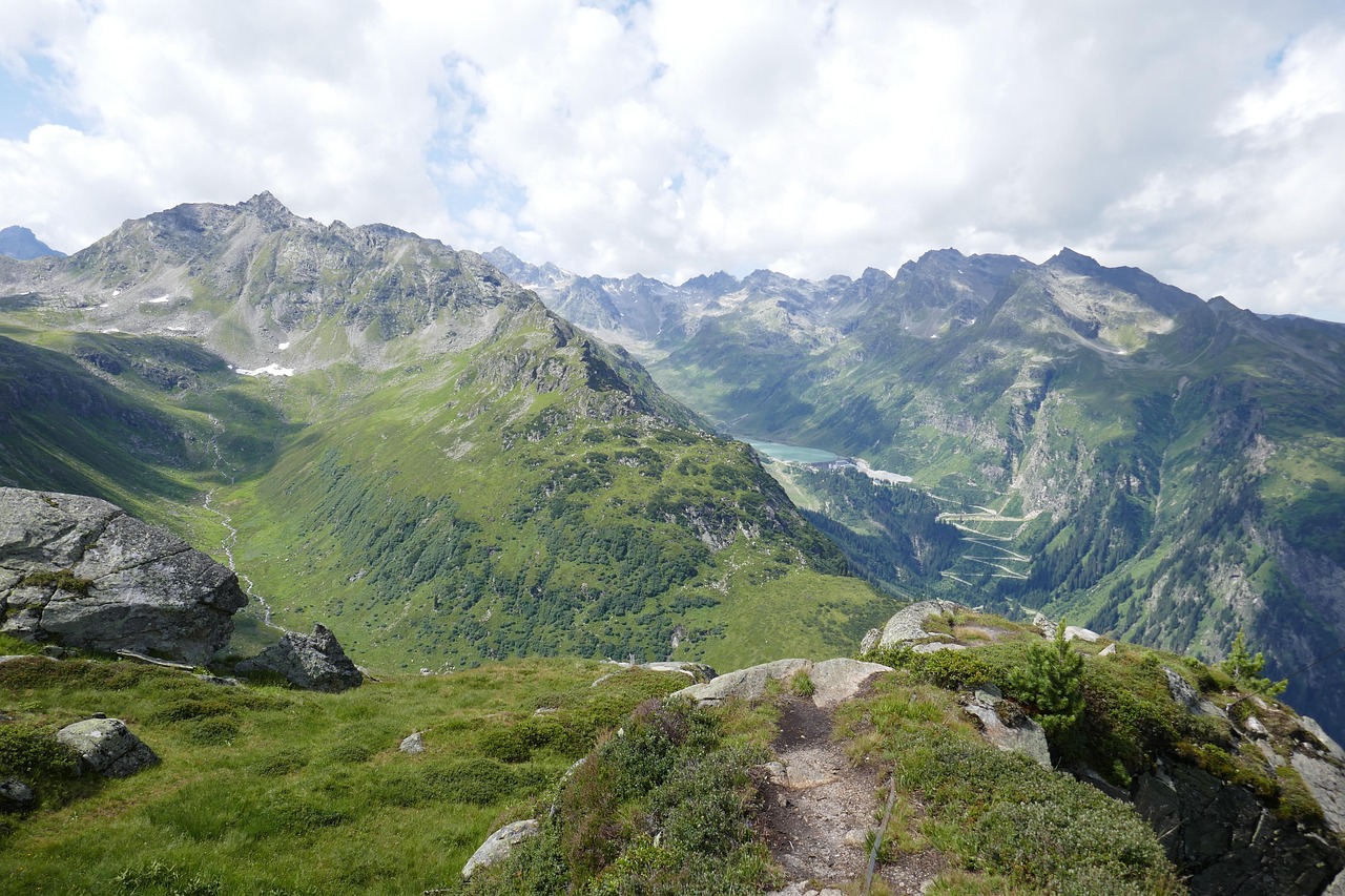梵净山六日游多少钱一天，去梵净山旅游费用要多少