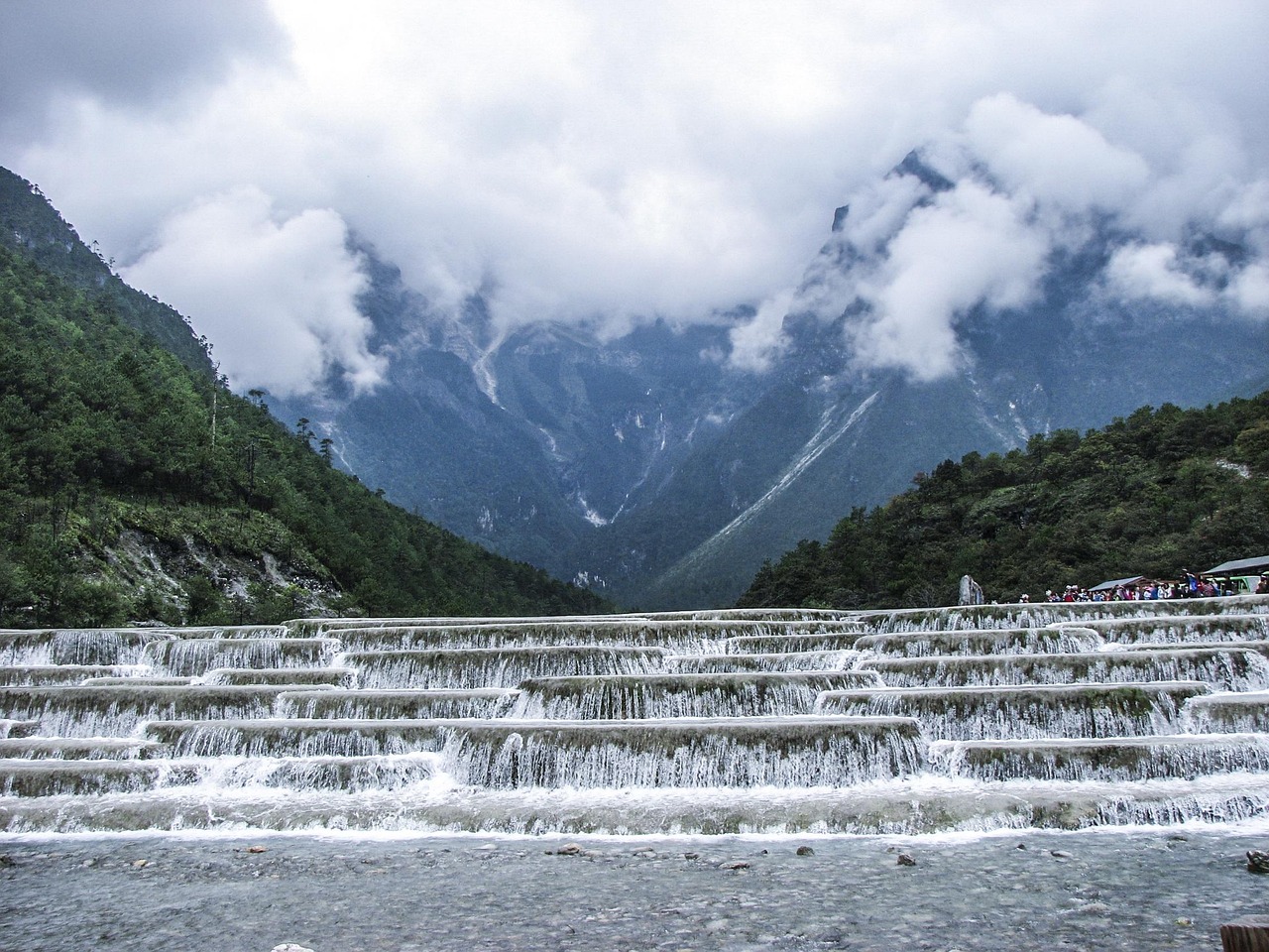 云南8日游旅攻略，云南旅游八天费用多少钱。