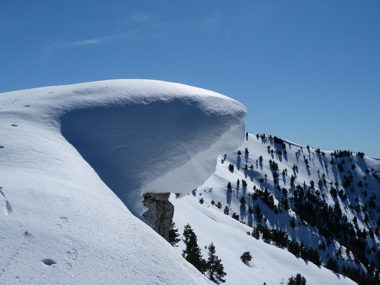 冬季雪景特别美的十大梦幻童话世界排行榜2025特别新排名前十名分析