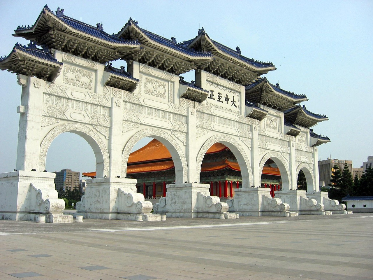 清华大学是公办大学还是民办大学？