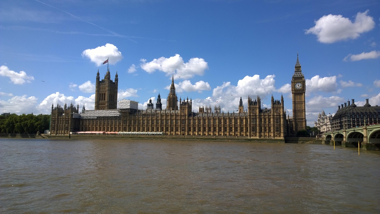 英国留学一年费用大概多少钱